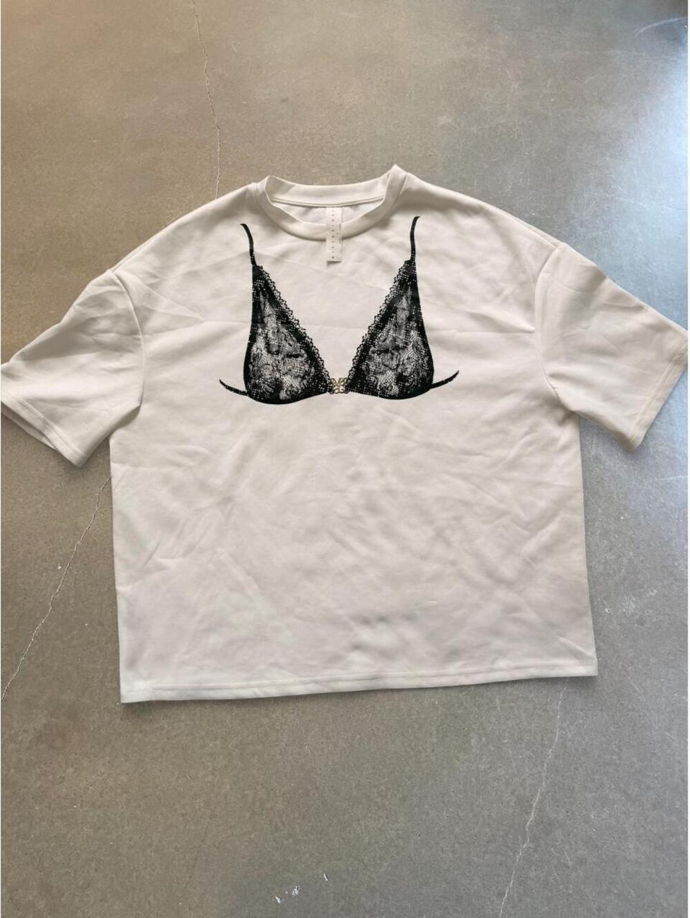 Missguided Oversized Lace Bra Graphic Tee | Women’s L
